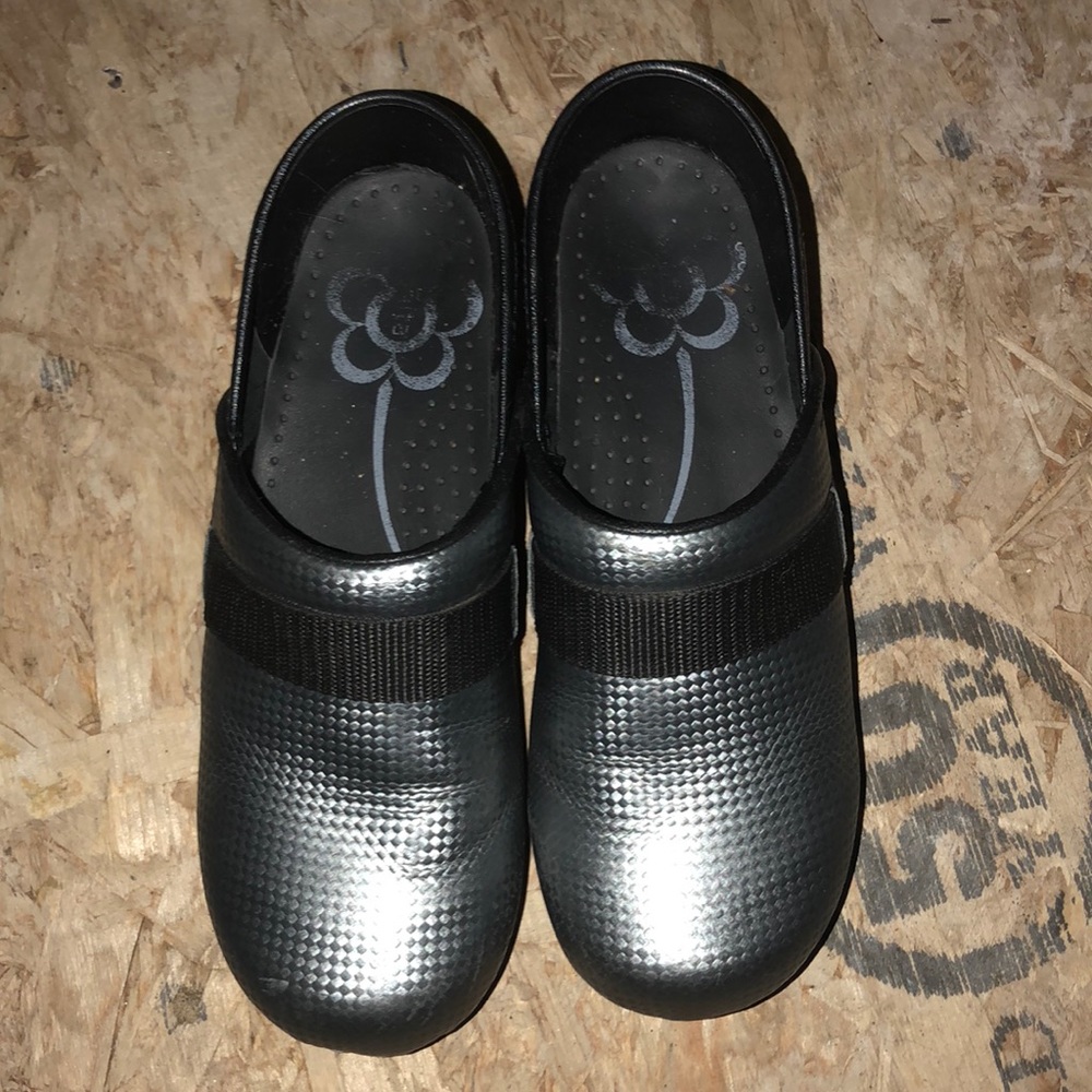 Sanita clog